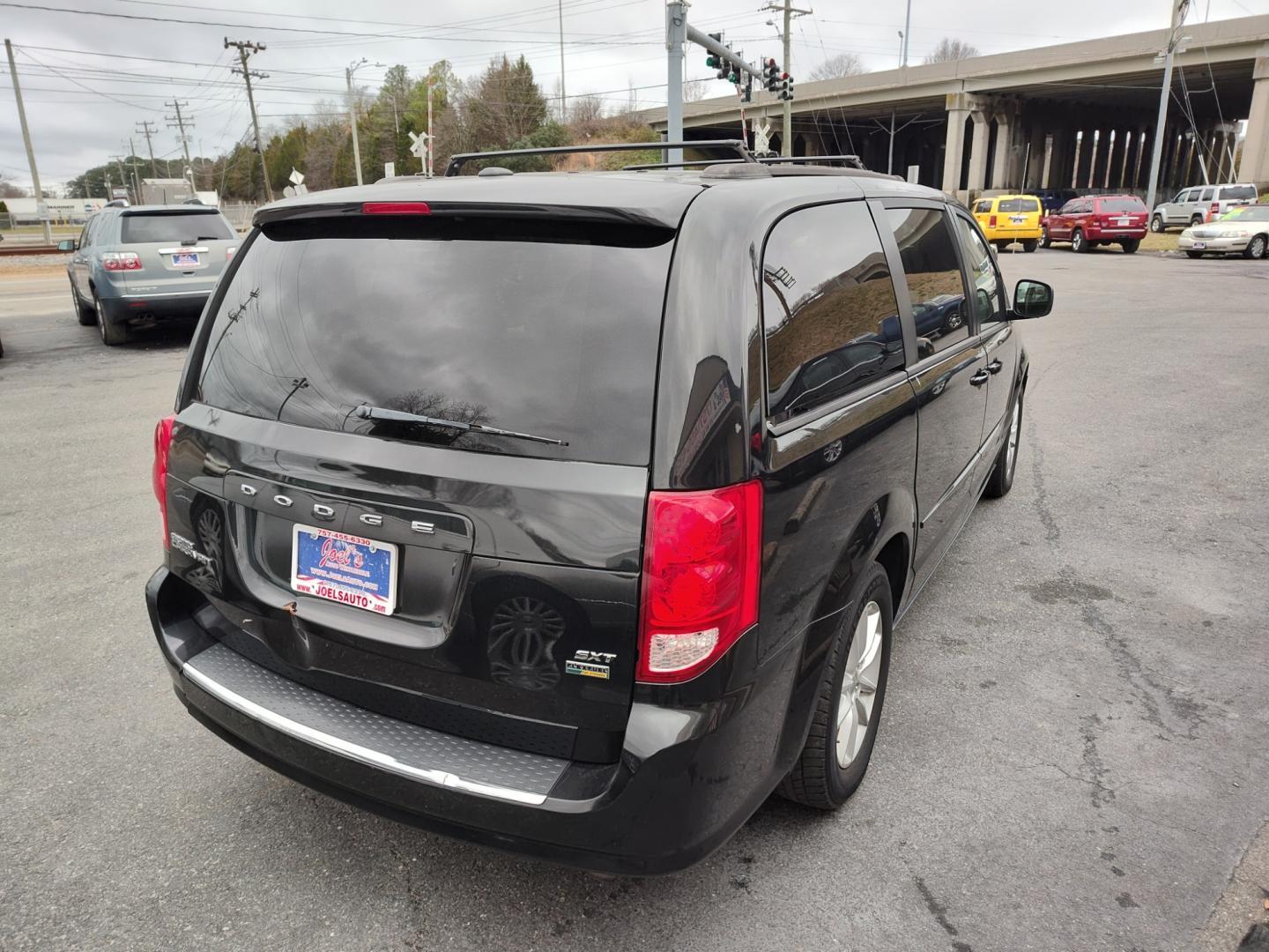 2016 Black Dodge Grand Caravan (2C4RDGCG0GR) , Automatic transmission, located at 5700 Curlew Drive, Norfolk, VA, 23502, (757) 455-6330, 36.841885, -76.209412 - Photo#16